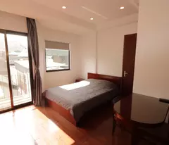 Cho thuê căn hộ dịch vụ ở Linh Lang có ban công giá 7,5 triệu