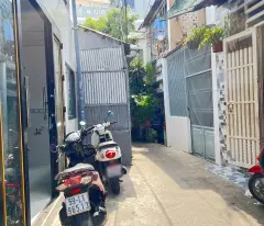 Nhà góc,mới 2 tầng hẻm thông đường Hưng Phú P10Q8. Giá 3.39 tỷ