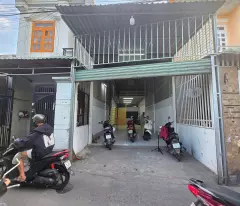 Nhà mặt tiền gần vòng xoay An Phú - Vị trí vàng kinh doanh - Giá chỉ 2,95 tỷ - Khu vực sầm uất