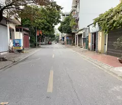 Cần bán 100m2 nhà C4 mặt phố Nguyễn Văn Hưởng. Khu dân trí cao, an ninh tốt, tiện ích nhiều