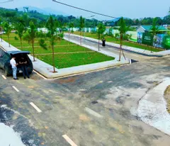 Tôi cần bán mảnh đất đẹp 100m2, mặt tiền 5,97m, đường rộng 15m tại Phú Cát, Hà Nội, giá 2,2 tỷ.