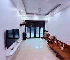 BÁT KHỐI – Ô TÔ ĐỖ CỬA – FULL NỘI THẤT – 2 THOÁNG