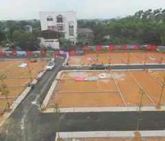 SINH VIÊN ĐÃ BẮT ĐẦU DI CHUYỂN LÊN HÒA LẠC . ĐẤT ĐANG DƯỢC CÁC NHÀ ĐẦU TƯ TÌM KIẾM . EM CÓ MỘT LÔ
