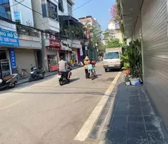 HÀNG HIẾM NGỌC THUỴ -  PHÂN LÔ - 7 TẦNG THANG MÁY - NHÀ MỚI - 7TẦNG 40M2. HƠN 9x..  -Ô TÔ GẦN
-Mô