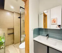 Giảm sốc gần 2 tỷ , Chủ bán Gấp Nhà Ngọc Thụy nhỉnh 9  tỷ - 43m, 6 tầng, Thang máy xịn xò