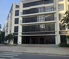 Cho thuê nhà căn góc, Lê Văn Lương, Khuất Duy Tiến; 105m2* 5T -46 tr
