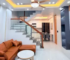 Bán nhà 3 tầng, 36m2 tại Trần Lãm, TP. Thái Bình, giá 2.4xx tỷ, sổ đỏ chính chủ. LH: 0964386960
