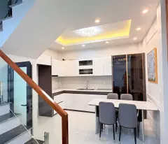 Bán nhà 3 tầng, 36m2 tại Trần Lãm, TP. Thái Bình, giá 2.4xx tỷ, sổ đỏ chính chủ. LH: 0964386960