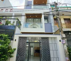 Bán nhà mặt phố đường Trường Lưu, Q9, Thủ Đức, TP HCM. DT 50m2, 3 tầng, SH. Giá 4,7 tỷ.