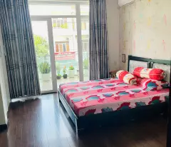 Bán nhà 4 tầng căn góc 3 mặt tiền Lê Hồng Phong và hẽm bên hong 4m - Nha Trang - Dt : 78.3m2, -