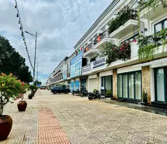 Nhà phố tại khu đô thị Ân Phú - mặt tiền Hà Huy Tập rộng 30m