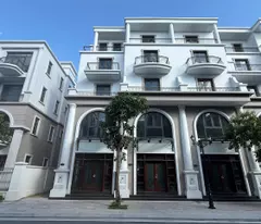 NHỈNH 12.x TỶ CƠ HỘI SỞ HỮU CĂN NHÀ Ở LIỀN KỀ HIẾM HOI TẠI VỊ TRÍ COMPOUND KHÉP KÍN VỊNH XANH - SỔ