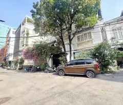 NGANG LỚN 8M*8,5M VUÔNG ĐẸP - BÁN NHÀ 5 TẦNG THANG MÁY MẶT TIỀN HẺM XE HƠI ĐẬU CỬA Đ.NGUYẼN THỊ
