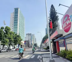 NGANG LỚN 8M*8,5M VUÔNG ĐẸP - BÁN NHÀ 5 TẦNG THANG MÁY MẶT TIỀN HẺM XE HƠI ĐẬU CỬA Đ.NGUYẼN THỊ