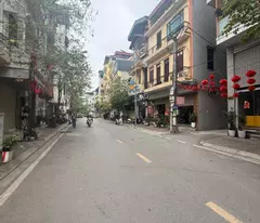 Nhà thật - Phố trạm, Long Biên  6.3 tỷ 30M - Nhà mới sổ đỏ