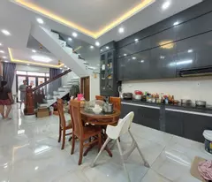 Bán nhà mặt phố đường số 13, Long Bình, Thủ Đức, TP HCM. DT 105m2, 4 tầng. Giá 7,5 tỷ