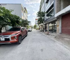 Bán đất tái định cư Trâu Quỳ 32,7m2, đường 12m thông phố Thành Trung, sát Vinhomes Gia Lâm