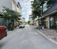 Bán đất tái định cư Trâu Quỳ 32,7m2, đường 12m thông phố Thành Trung, sát Vinhomes Gia Lâm