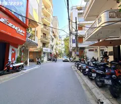 PHÂN LÔ HUỲNH THÚC KHÁNG - ĐỐNG ĐA - 100M² - MẶT TIỀN 8M - THANG MÁY - Ô TÔ TRÁNH - KINH DOANH