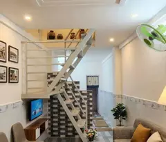 Nhà Hiếm - Quận 5 - 3PN, 4 WC - Hơn 2 tỷ - Cách chợ Hòa Bình 100m