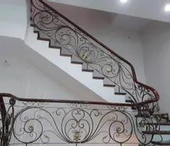Cho thuê nhà, 113m2_ 5T; Huỳnh Thúc Kháng, Nguyên Hồng, Đống Đa -38 tr