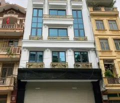 Cho thuê nhà, THANG MÁY, 106m2_ 6T; Nguyễn Thị Định, Hoàng Ngân -41 tr