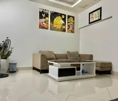 NHÀ ĐẸP MỸ ĐÌNH KINH DOANH NGOC THÔNG Ô TÔ QUA CỬA