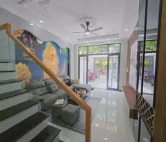 Bán nhà mặt phố đường Lò Lu, Q.9, Thủ Đức, TP HCM. DT 68m2, 4 tầng, sổ hồng riêng, giá 6,95 tỷ.