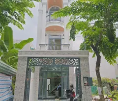 Bán nhà mặt phố đường Lò Lu, Q.9, Thủ Đức, TP HCM. DT 68m2, 4 tầng, sổ hồng riêng, giá 6,95 tỷ.