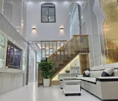 BÁN NHÀ PHỐ SHR – HẺM 5M – Ô TÔ NGỦ TRONG NHÀ – QUẬN 12