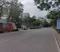 🏡 NHÀ ĐẸP THẠCH BÀN – FULL NỘI THẤT – THANG MÁY – GARA Ô TÔ – Ở NGAY ✨