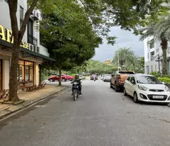 Bán đất mặt phố Nguyễn Khắc Viện: 50m2, lô góc, đường 13m, ngay sát trường Chu văn An