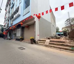 Đức giang,long biên 9 tỷ 60m phân lô ô tô,cần bán chuyển vào nam