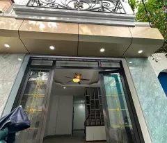 Nhà Ngọc Trì Long Biên xây 5 tầng mới tinh