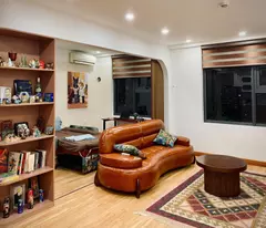 Tôi đang cần bán nhanh căn hộ chung cư Rose Town 79 Ngọc Hồi 2 ngủ 2wc đủ đồ giá bán 5.9ty dt 71m