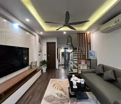 [LONG BIÊN] VIỆT HƯNG NGÕ THÔNG, Ô TÔ NGỦ TRONG NHÀ