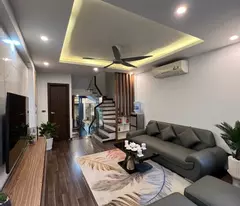 [LONG BIÊN] VIỆT HƯNG NGÕ THÔNG, Ô TÔ NGỦ TRONG NHÀ
