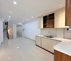 Phân lô VIP Trung Kính - Nhà mới 7 tầng thang máy - Ngõ ô tô tránh - Khu cán bộ dân trí cao