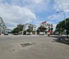 Mặt phố Thành Trung, Trâu Quỳ, Gia Lâm. Nhà 6 tầng 600m2 sàn mt6m 39 tỷ x Lh 0392248515
