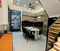 Nhà mới 3 tầng, hẻm xe hơi Huỳnh Tấn Phát, khu dân trí cao, 5 phòng, giá hơn 6 tỷ