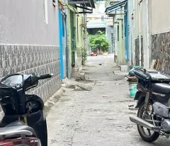 Nhà góc 2 tầng hẻm thông Tuy Lý Vương P12Q8. Giá: 4.88 tỷ