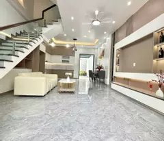 Nhà độc lập ô tô đỗ cách nhà 10m sân vườn sau siêu rộng siêu thoáng tại Thiên Lôi Aeon Mall