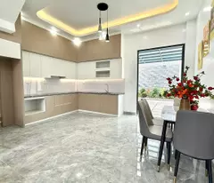 Nhà độc lập ô tô đỗ cách nhà 10m sân vườn sau siêu rộng siêu thoáng tại Thiên Lôi Aeon Mall