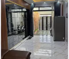 bán nhà mặt tiền kinh doanh 
Ngang 3.3 dài 16m đúc xây dựng mới Q4 cạnh Q1