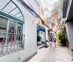 NGANG LỚN 5,4M*12,5M- CHỦ 1 ĐỜI XƯA BÁN NHÀ 2 TẦNG MẶT TIỀN HXH Đ.BÙI VIỆN, QUẬN 1- CHỈ 11T GIÁ