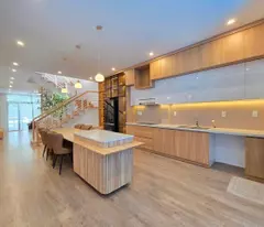 NHÀ 3 TẦNG TRUNG TÂM HẢI CHÂU – DÒNG TIỀN 17 TRIỆU/THÁNG – Cơ Hội Đầu Tư Sinh Lời Hiếm Có
