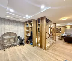 Bán nhà Hẻm 8m Sư Vạn Hạnh - ngay Vạn Hạnh Mail, 4,5x14m, 5 Tầng - 6PN, chỉ 18,9 Tỷ.