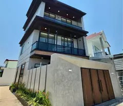 Giảm giá 500tr bán gấp nhà góc 2 MT Võ Nguyên Giáp Nha Trang, 3PN 4WC sổ hồng, vị trí KD, giá 7.3tỷ