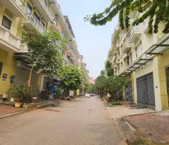 Nhà đẹp Thượng Thanh,long biên 12 tỷ 60m phân lô ô tô,nhà sạch sẵn sàng vào ở