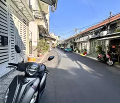 BÁN NHÀ MT XE HƠI ĐẬU CỬA- KHU CƯ XÁ VĨNH HỘI- DT 54M2- CHỈ 5.6T- GẦN NGAY TRƯỜNG HỌC NGUYỄN TRÃI-